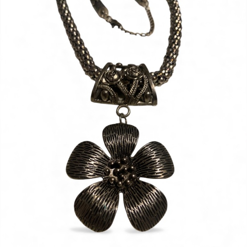 Silver Tone Statement Flower Necklace #7129